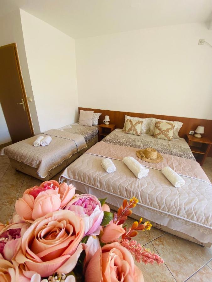 Miomir Perazic Apartments Petrovac Exterior photo
